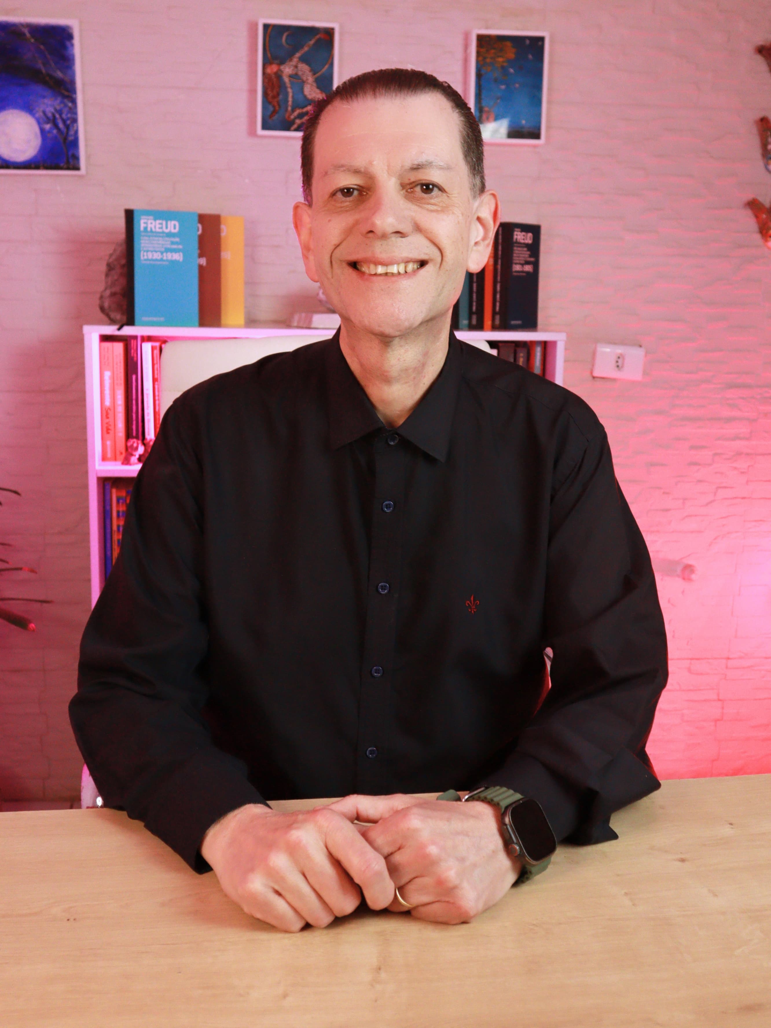 Professor Sergio Campos, fundador do IUPC